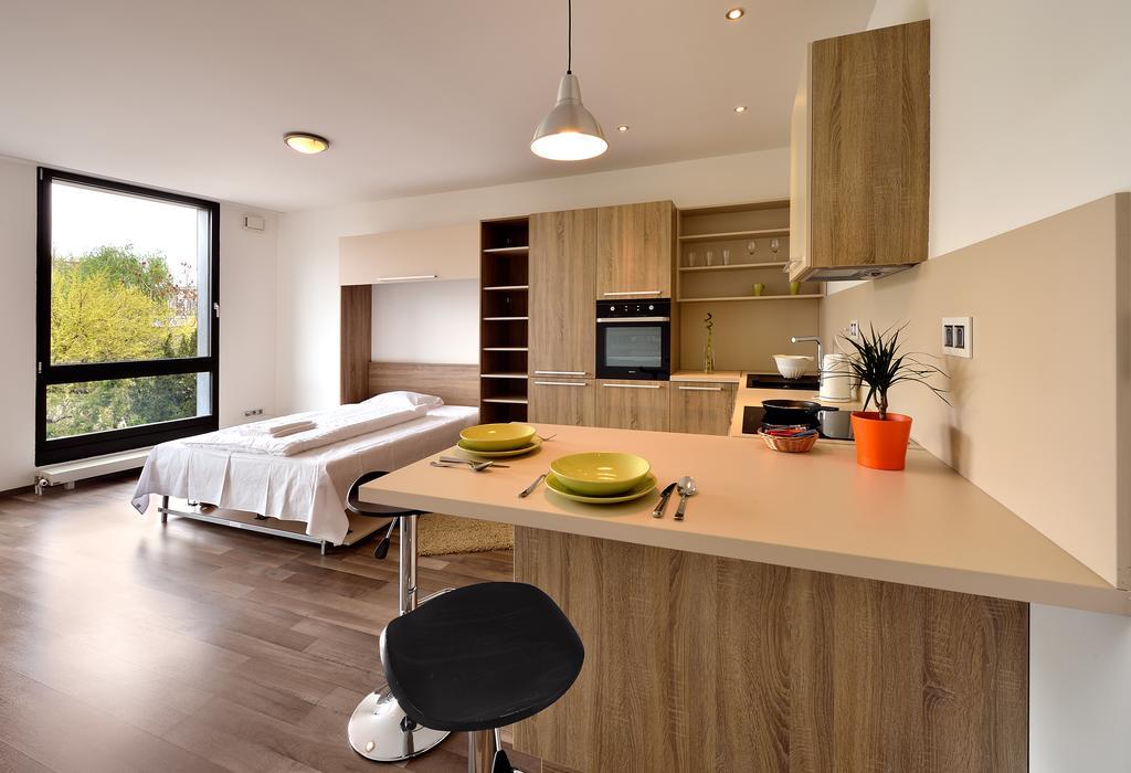 Ambiente Serviced Apartments - Dunajska براتسيلافا الغرفة الصورة