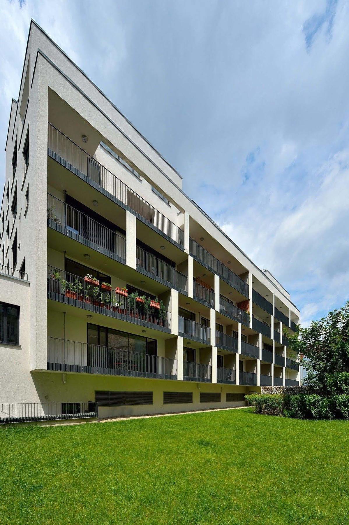 Ambiente Serviced Apartments - Dunajska براتسيلافا المظهر الخارجي الصورة