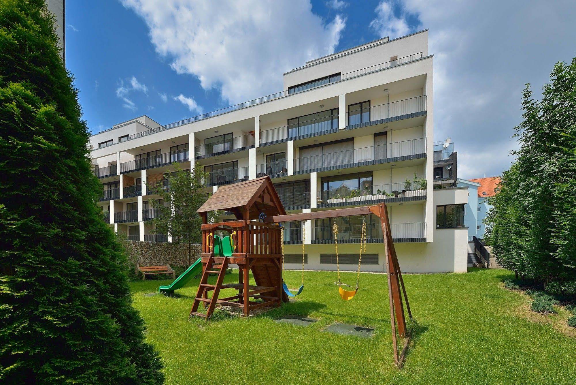 Ambiente Serviced Apartments - Dunajska براتسيلافا المظهر الخارجي الصورة
