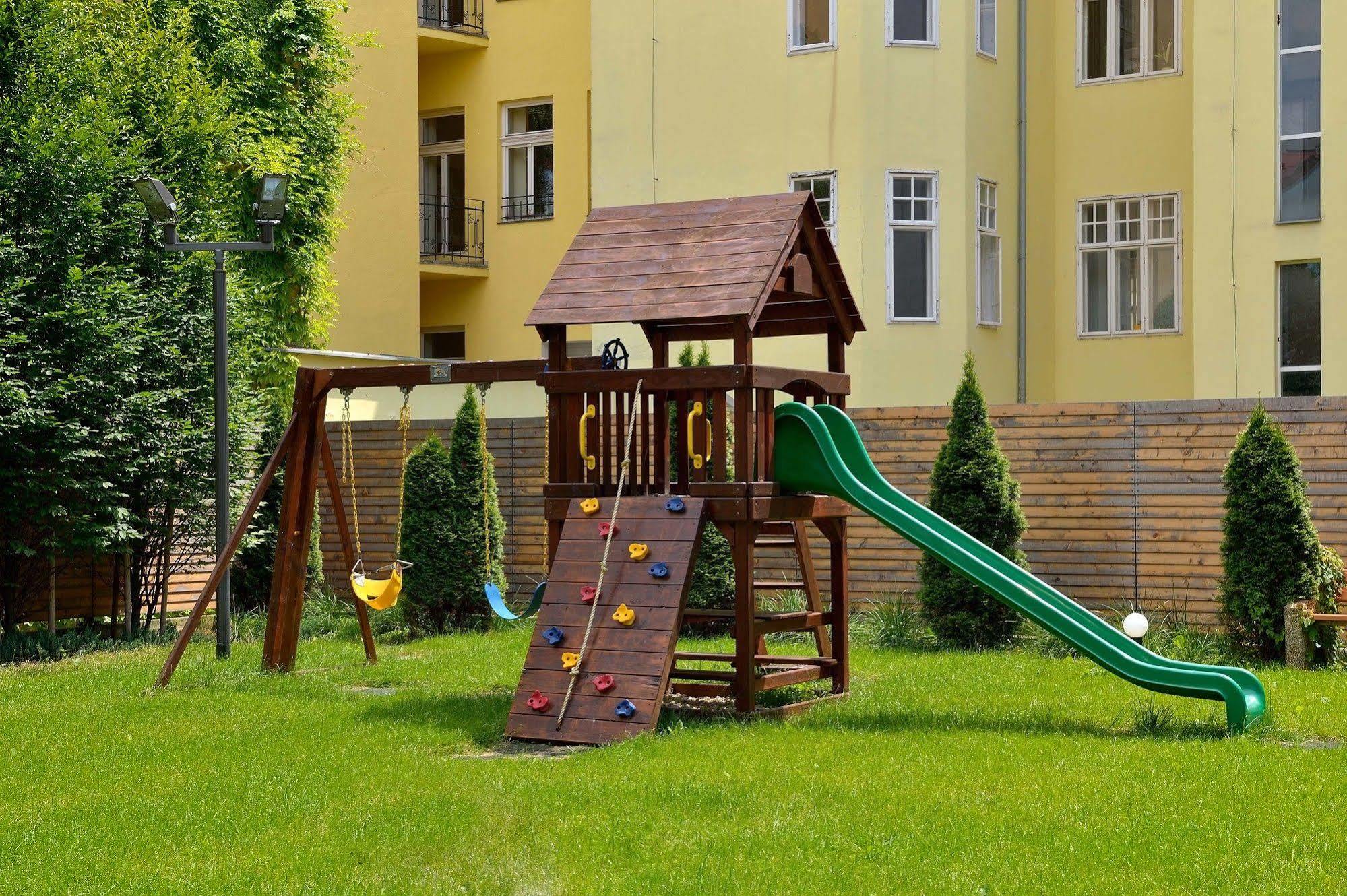 Ambiente Serviced Apartments - Dunajska براتسيلافا المظهر الخارجي الصورة